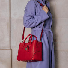 Midi London Tote in Cherry Pebble