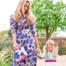 Beautiful Soul Mini Trunk Clutch in Smooth Blossom & Hydrangea Print
